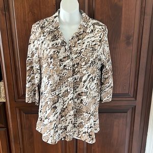 Dana Buchman button up blouse